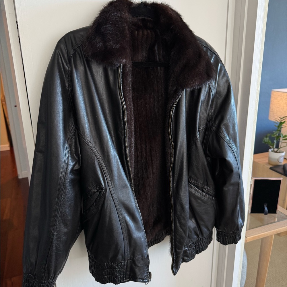 Reversible Black Leather Bomber Jacket with Mink Fur – Oversized Fit - Picture 8 of 11